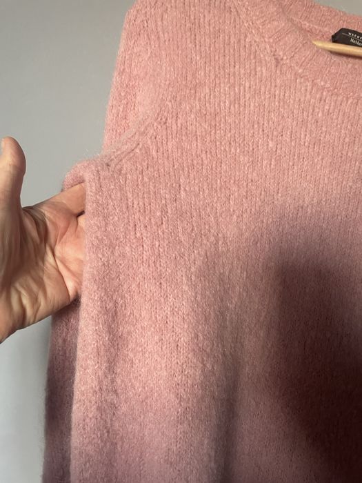 Джемпер Weekend MaxMara p.M-L, в составе шерсть 39%, мохер 40%.