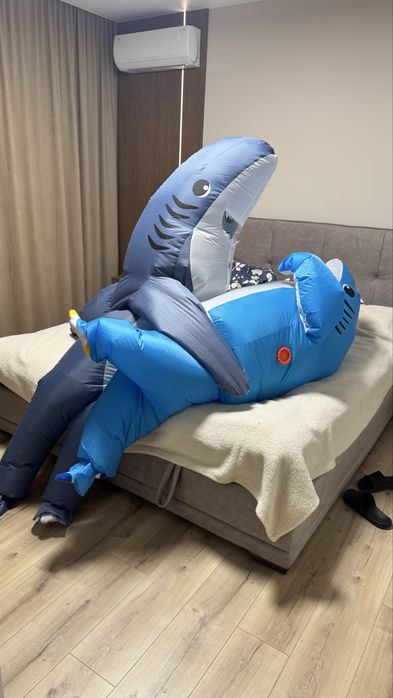 Прокат надувний костюм акула на вечірку Львів