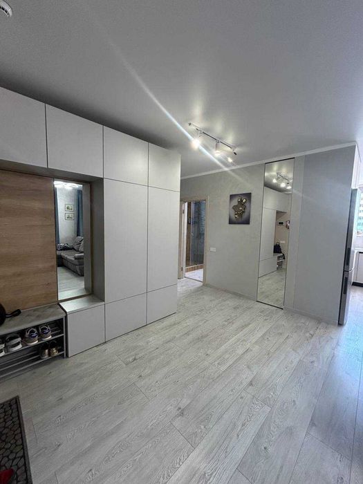 ПРОДАМ 2-кімнатну квартиру з великою кухнею 40 м2 в ЖК "Дмитріївський" на Таїрова