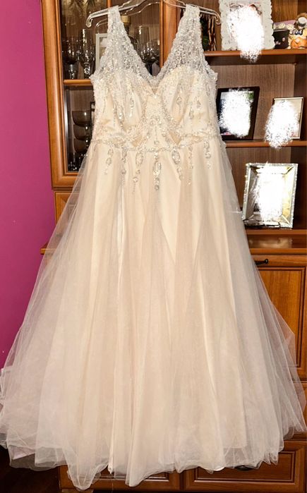 Piękna suknia ślubna