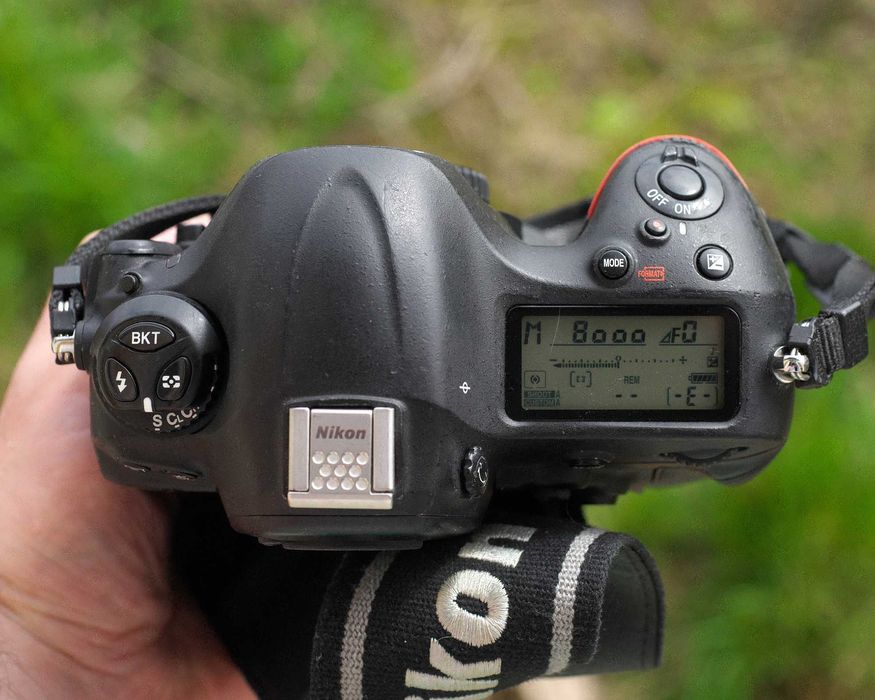 Nikon D4 full-frame camera 57,5т. кадров