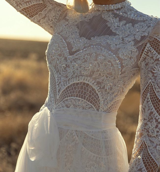 Весільна сукня.