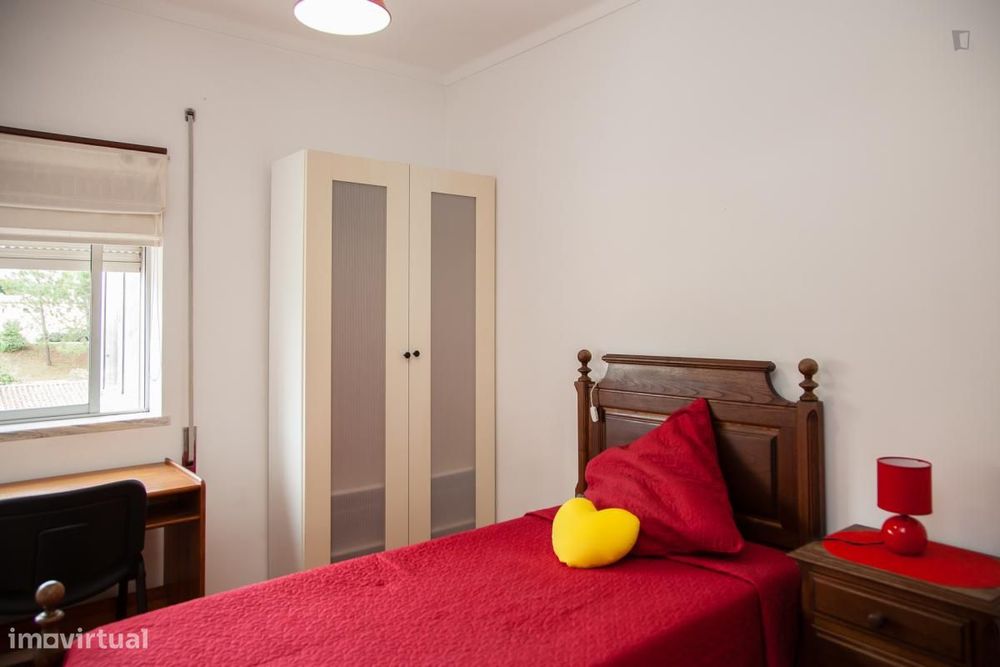 Quarto - localizado em Casal do Bispo Coimbra