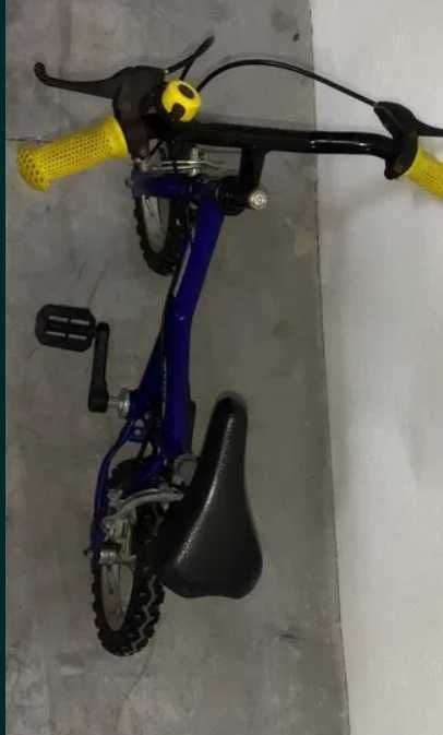 Bicicleta de criança roda 12 1/2 x1.75 em excelente estado