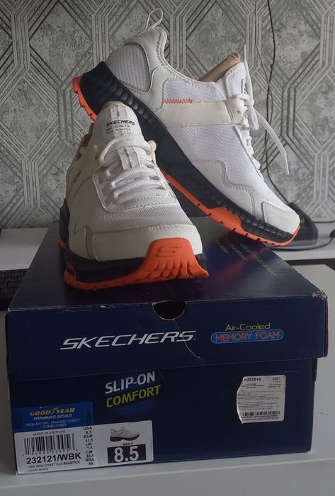 Продам абсолютно нові кроси Skechers 41,5 розміру
