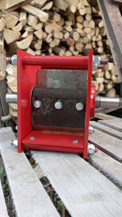 Одновальний подрібнювач гілок, измельчитель веток, ріжучий модуль