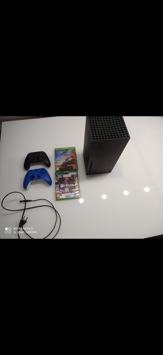 Xbox series x z dwoma padmi i grami