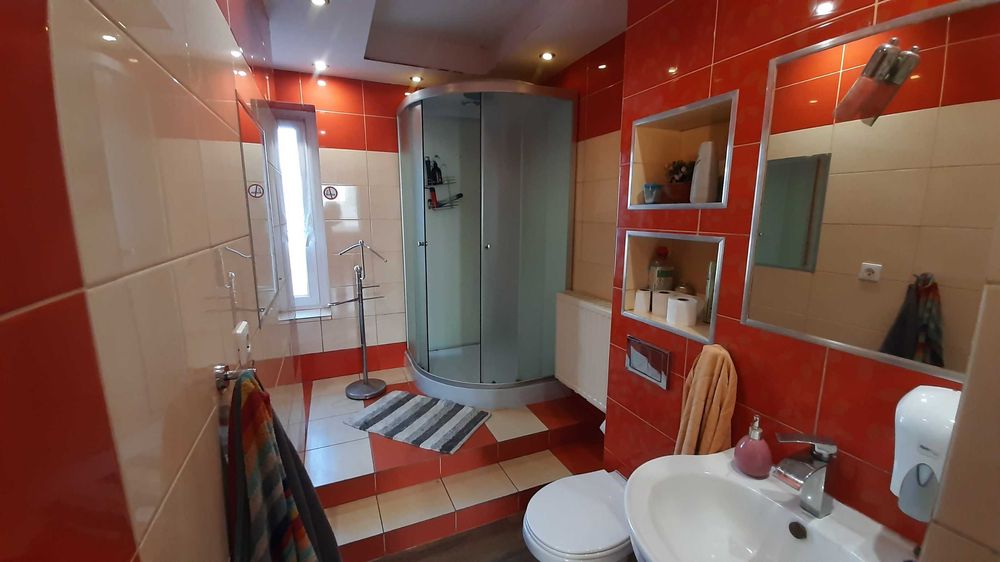 Noclegi u Iwony   (atrakcyjne tanie noclegi służbowe i turystyczne ]