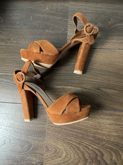 Sandálias Prada originais