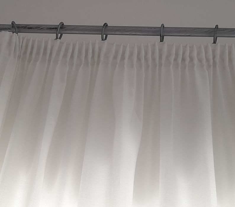 2 Cortinas com baínha em ponto aberto