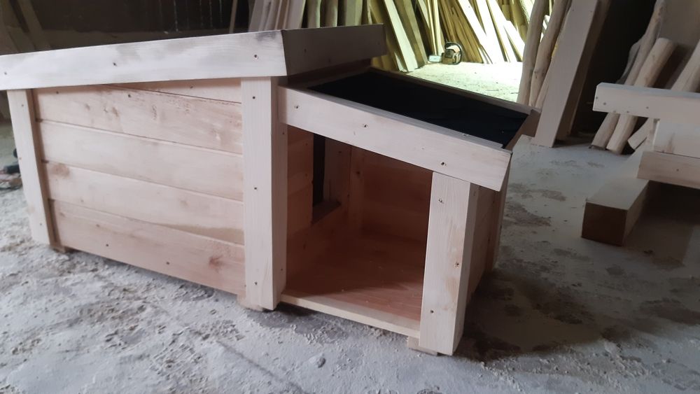 Buda dla psa ocieplana