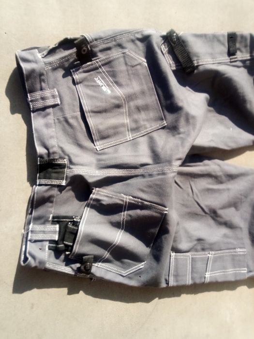 Mocne spodnie robocze nowe