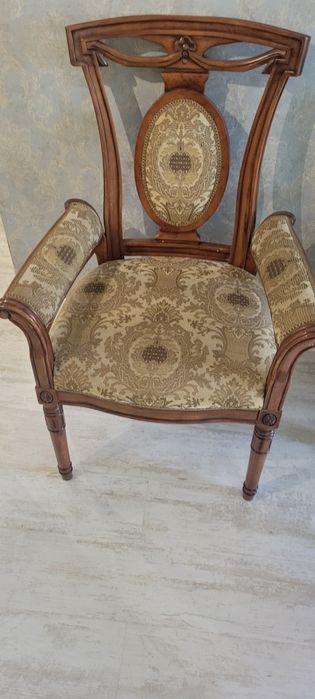 Крісло,стільчик в класичному,ретро стилі