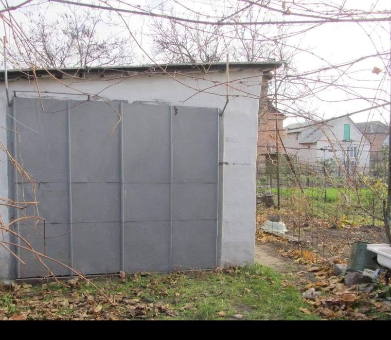 Продаж половини будинка