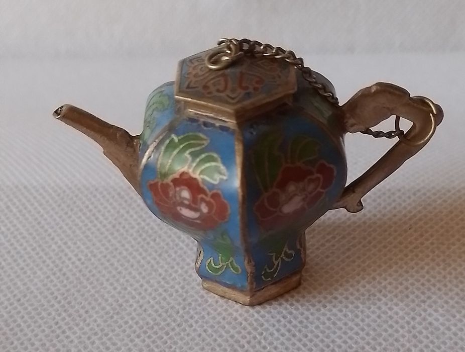 Bules em cloisonne
