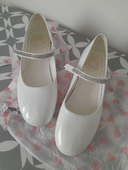 Sukienka komunijna z dodatkami