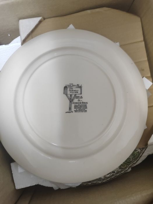 4 pratos como novos Johnson bros