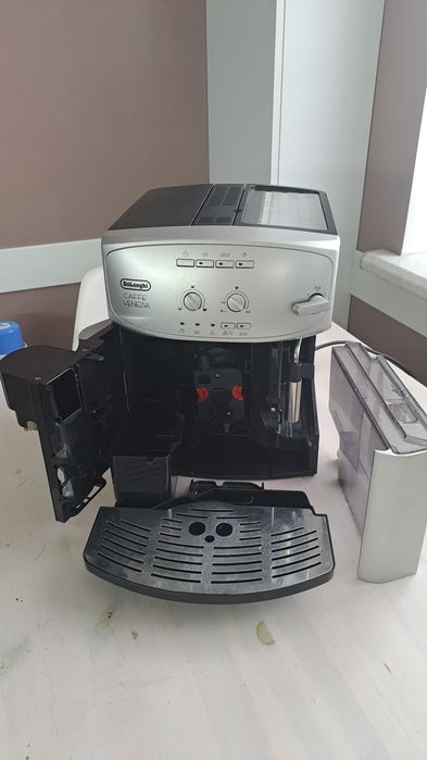 Кавомашина Delonghi Caffe Venezia.