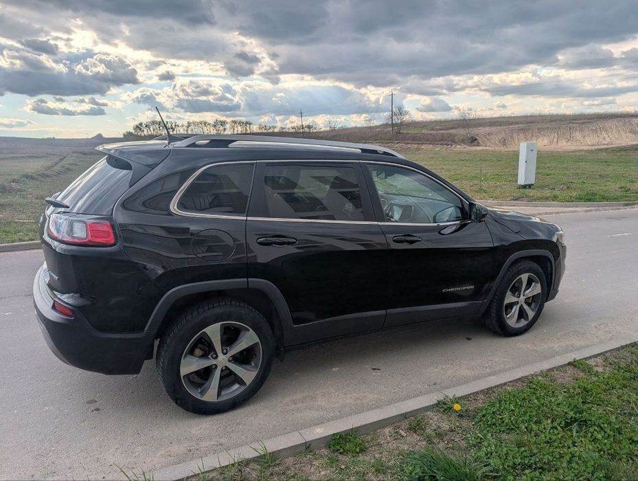 jeep cherokee 2,4 л  2019 р