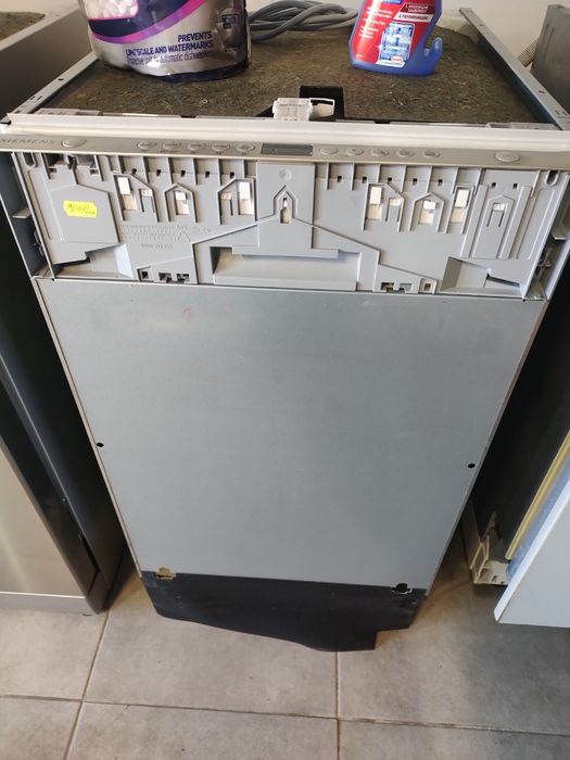 Посудомийна машина Siemens 45см під забудову.