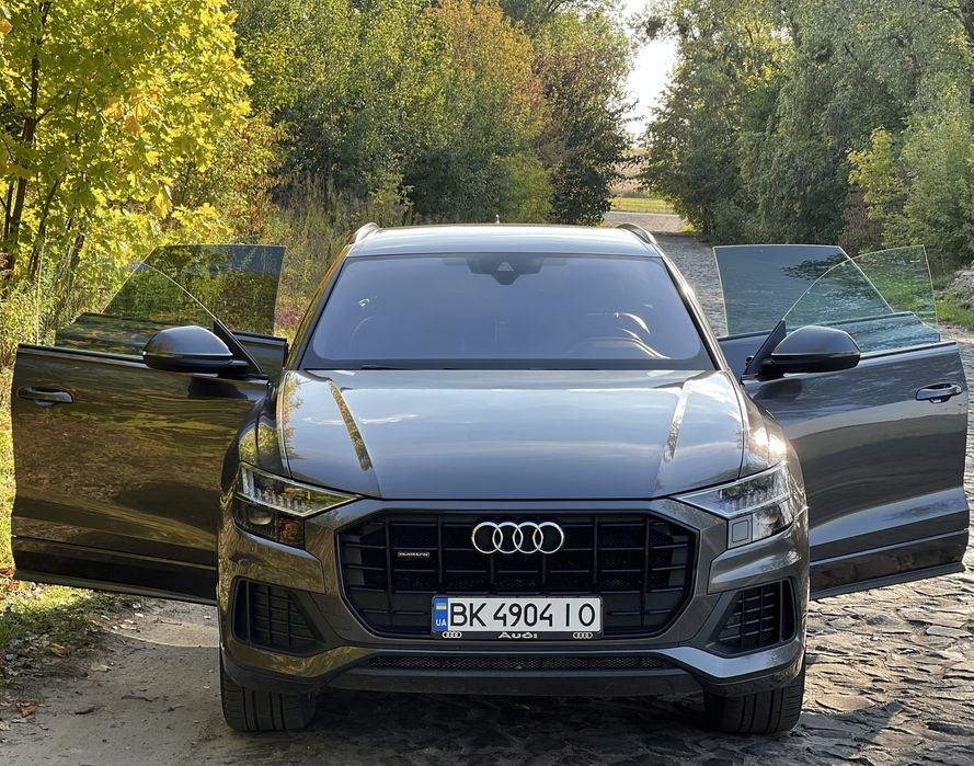 Продам Audi Q8  2018