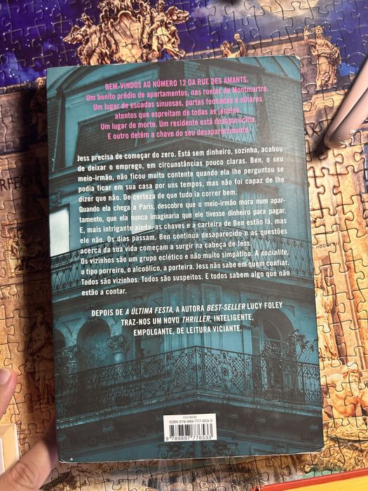 Livro “ o apartamento em Paris” de Lucy Foley