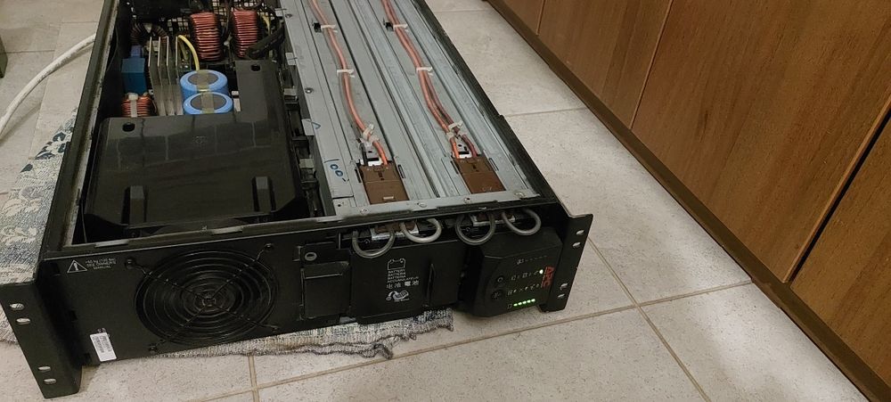 Бесперебойник инвертор APC SUR5000XLI eaton чистый синус гибридный