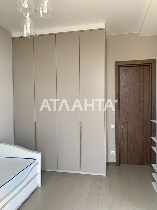 2-комнатная с ремонтом и мебелью . ЖК Француский . Вид на море .