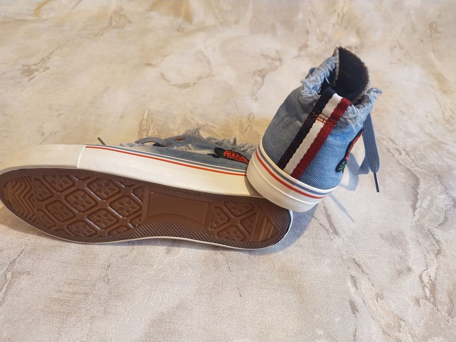 Джинсові кеди з вишивкою