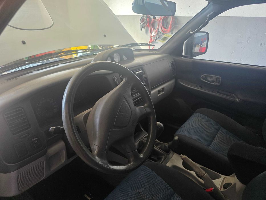 Mitsubishi pajero wagon sport