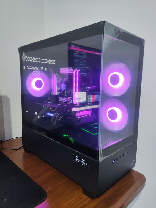 PC Gaming Intel i5 RX 5700 XT 16GB RAM Wifi