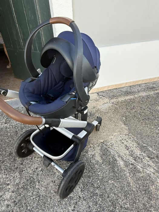Carrinho Joolz c/Ovinho e Alcofa