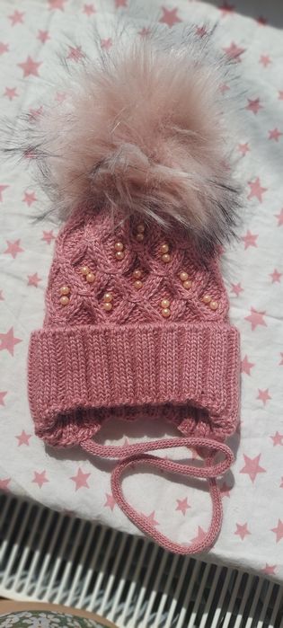 Зимняя шапочка для девочки с 2-3 месяцев-до 6-7 месяцев