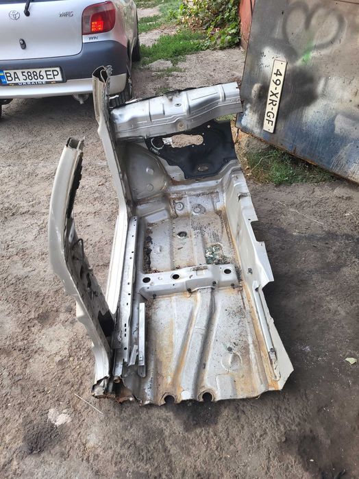 Четверть  ліва Skoda Oktavia Tour Шкода Октавія Тур