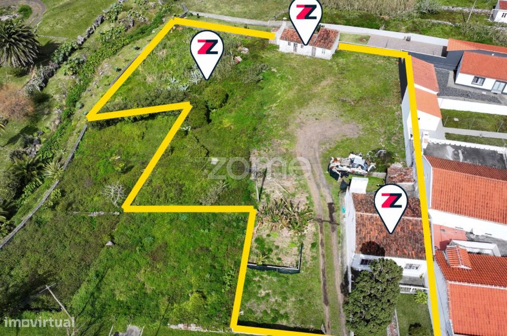 MORADIA T2, com Anexo e Terreno