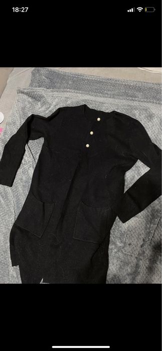 Długi czarny sweterek