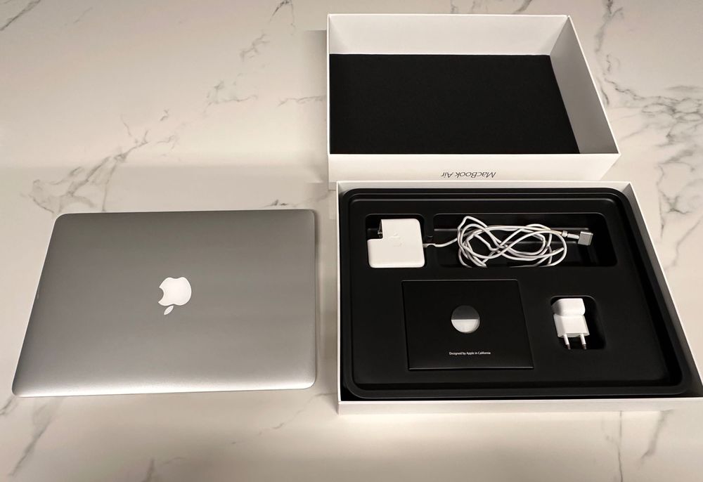 MacBook Air 13" 2017 i5 (com carregador e caixa, ótimo estado)