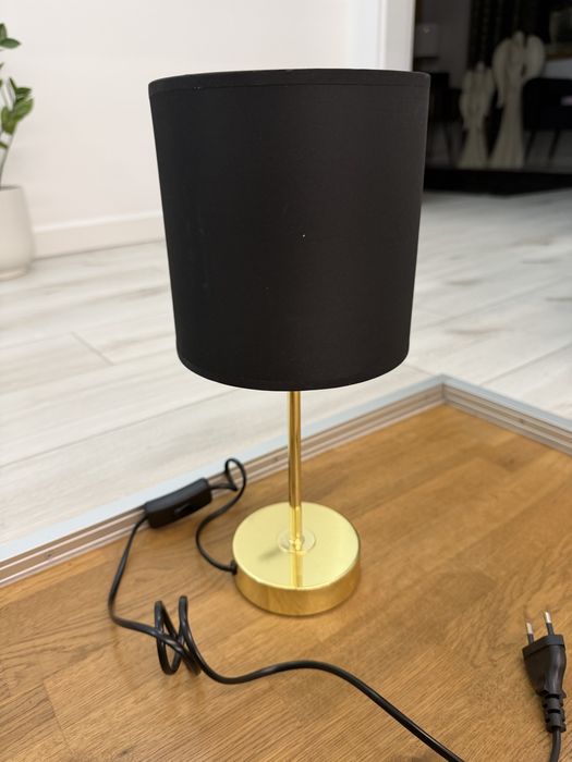 Lampka z abażurem