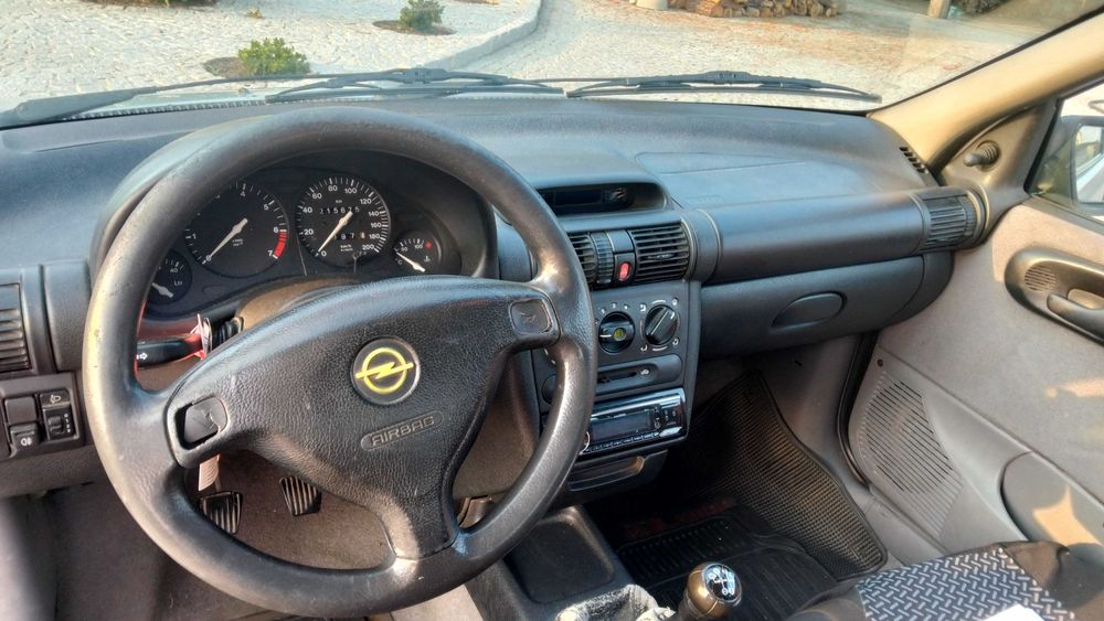 Opel corsa 1.0 1999