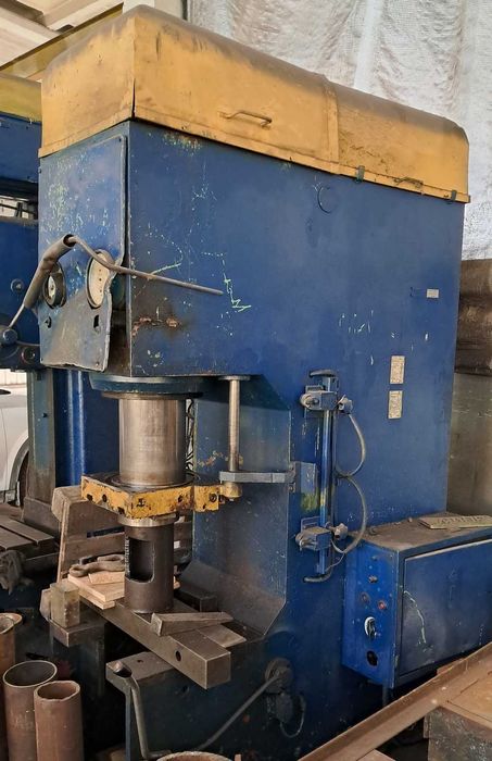 Пресс гидравлический PYE-100 рабочий ус. 100т.