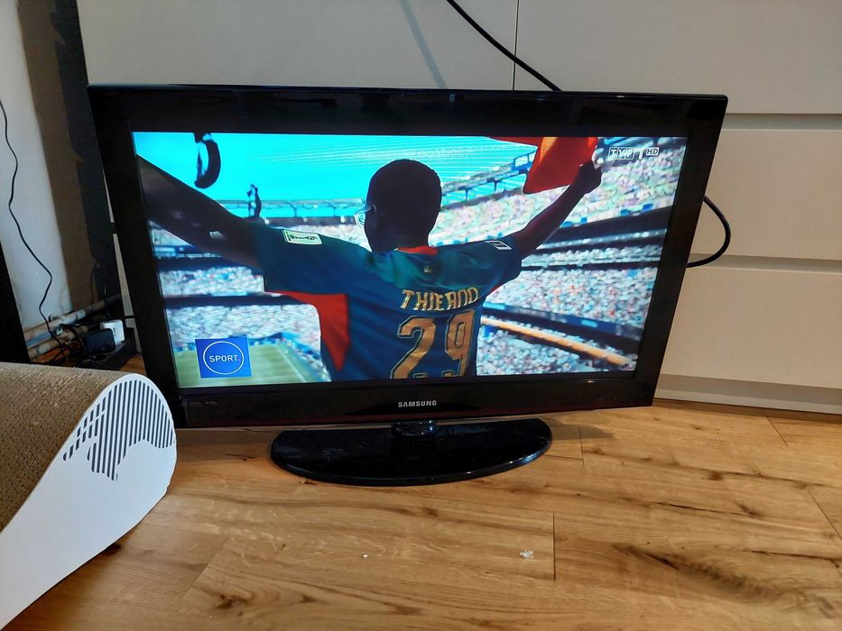 Telewizor Samsung 32 cale LED z pilotem LE32C450