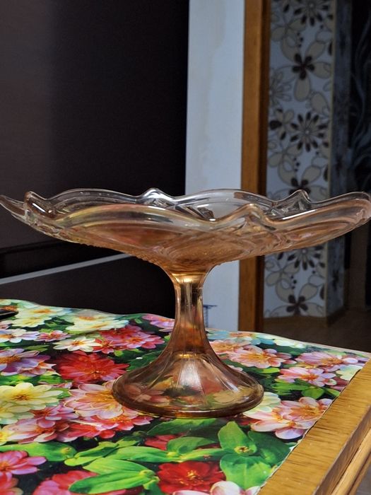 Стеклянная фруктовая ваза