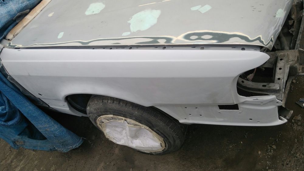 Передние крылья Audi 200 3B