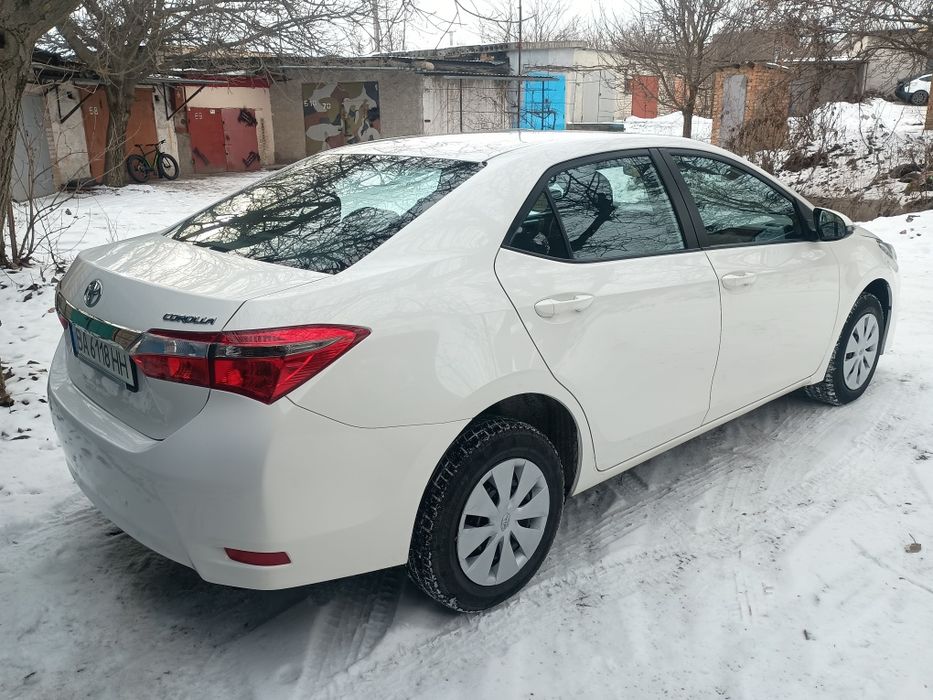 Продам офіційну  Toyota Corolla 2017