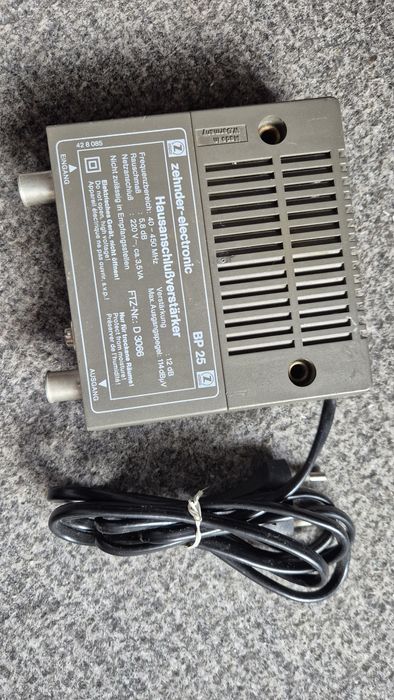 Wzmacniacz antenowy wewnętrzny BP 25