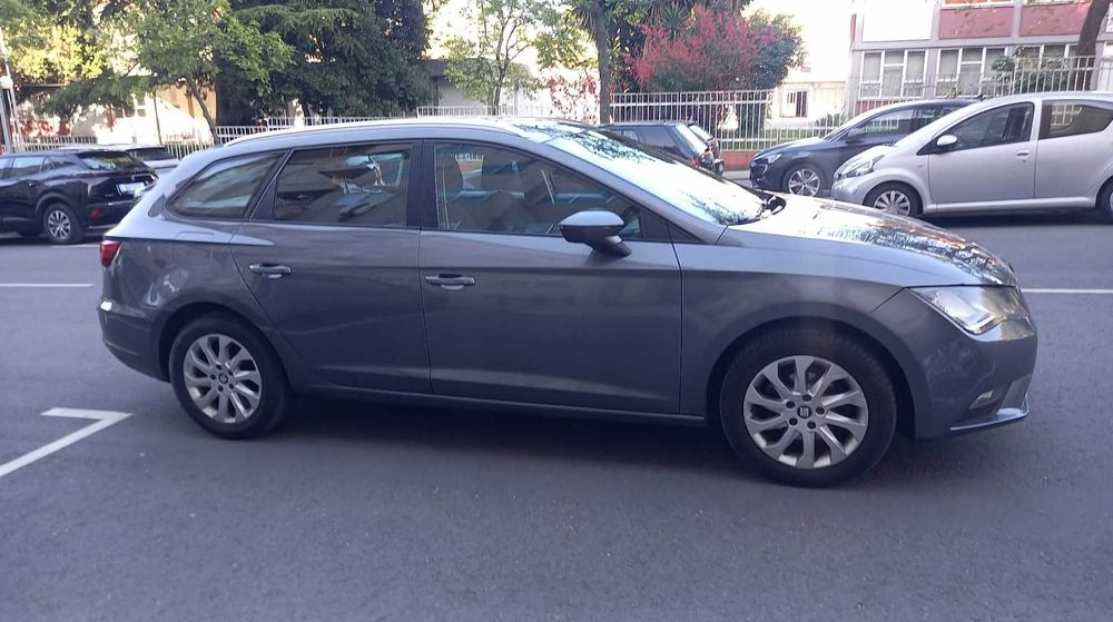 Seat Leon 1.6TDI 105cv AC  2015