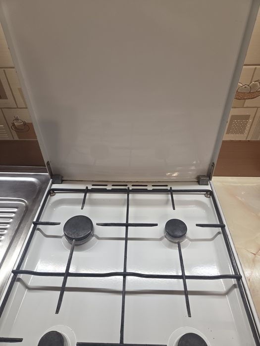 Газова плита біла