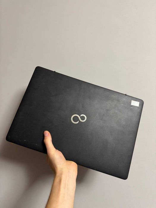 Ноутбук під відновлення/запчастини 15.6 Fujitsu LifeBook A556 i5 6200u