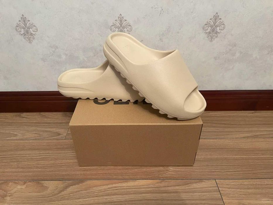 adidas Yeezy Slide Bone biała R.43