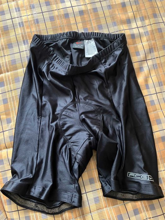 Kit ciclismo com vários acessórios